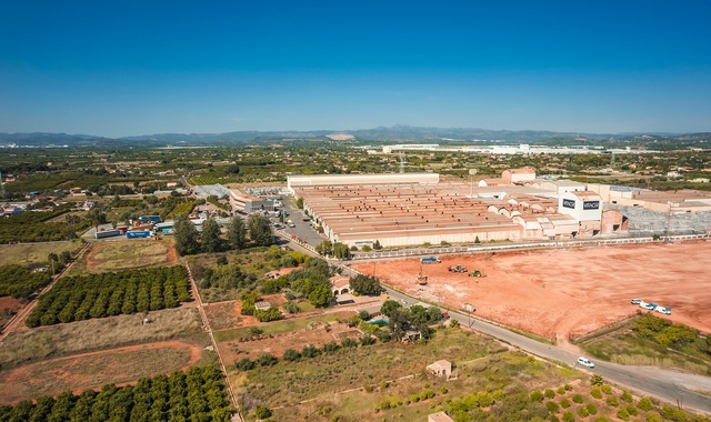 Instalaciones de la antigua empresa azulejera Zirconio