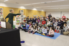 Presentacin del libro 'El rei i la princeseta', de la maestra Pura Andreu