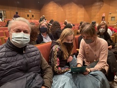 Gent a l'auditori preparada per a veure els curts (4)