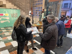 Gente en el auditorio preparada para ver los cortos (2)