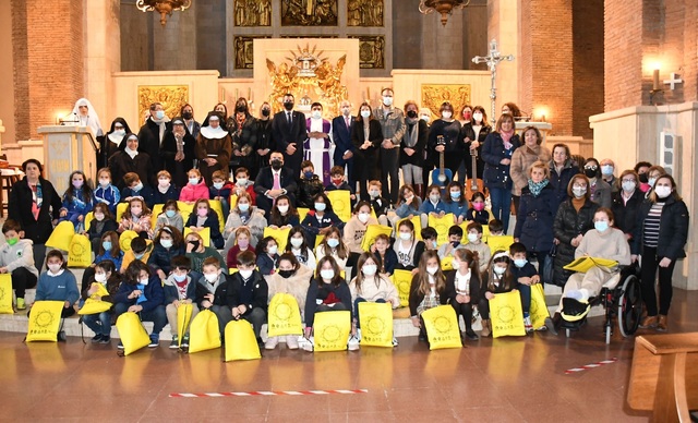 Via crucis infantil per la pau 