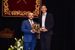 Entrega de la Medalla de Oro a Pau Torres, Sebastin Mora y Jos Manuel Llaneza_1