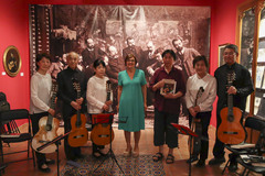 Visita del guitarrista japonés Takeshi Tezuka y sus alumnos a la sala Tárrega del Museo de la Ciudad _1