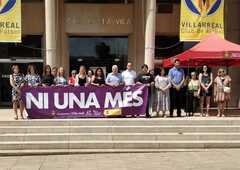 Minutos de silencio en condena por el asesinato de una mujer en Alzira