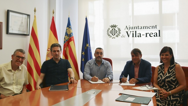 Signatura del préstec d'1,2 milions amb el Banc Sabadell