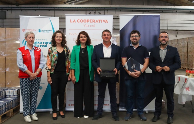 Visita y acto de reconocimiento a la Cooperativa por su colaboracin en el programa de alimentos de Cruz Roja_1