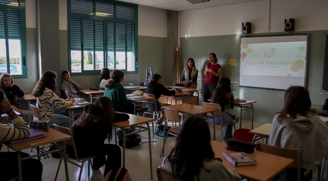 Taller sobre patrimonio en el IES Broch i Llop dentro del proyecto Planalab de la UJI