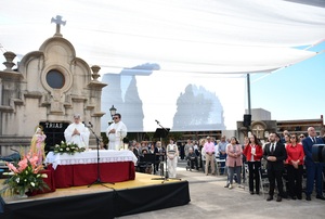 Festividad de Todos los Santos en el Cementerio Municipal