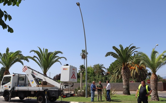 Instalacin de alumbrado led en la calle Ermita