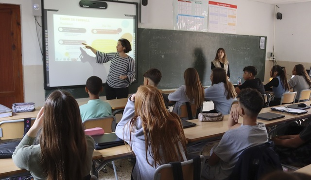 Taller sobre patrimoni del projecte Planalab UJI en el collegi Fundaci Flors