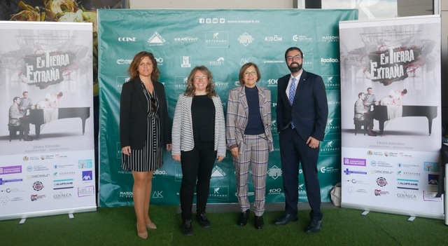 Presentaci de l'obra de teatre 'En tierra extraa'