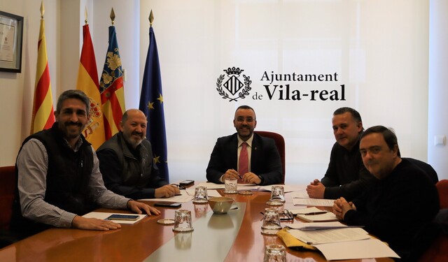 Reuni de l'alcalde amb representants d'Ashiovi