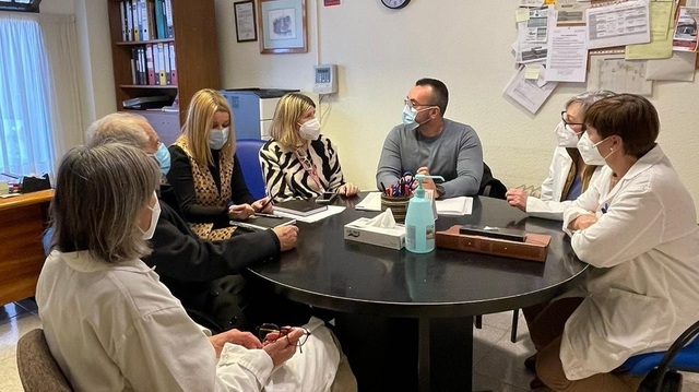 Reunió de l'alcalde amb l'equip de l'hospital de dia de salut mental 