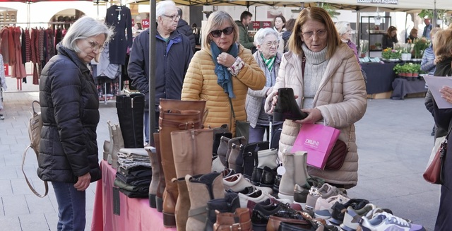 Feria Outlet de Ucovi en la plaza Mayor_2