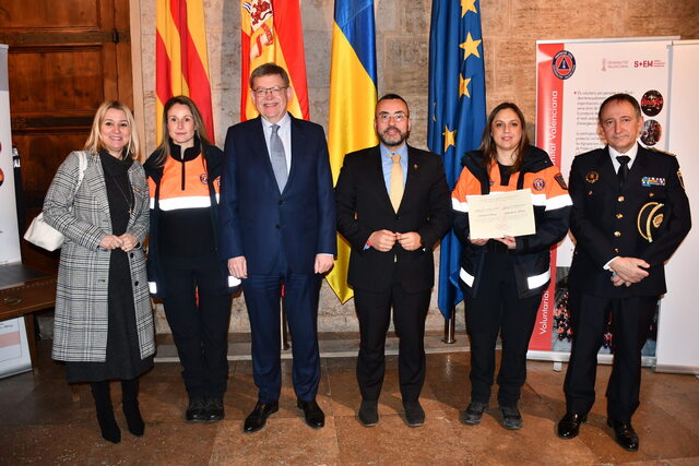 Entrega de la distincin al Mrito de Proteccin de Civil de la Generalitat _1