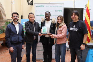 Entrega del premio Ecovidrio por la campaña 'Fiestas con eco'