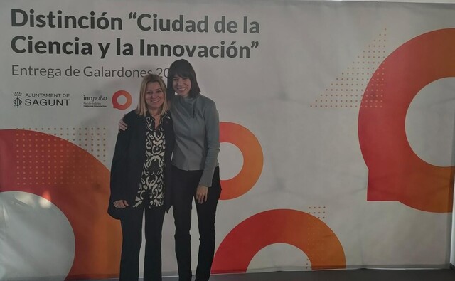 Silvia Gmez, junto a la ministra Diana Morant