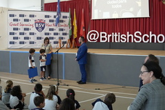 El alcalde visita el colegio Laude BSV