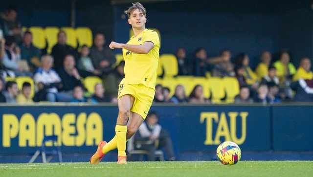 El jugador del Villarreal B Carlo Adriano