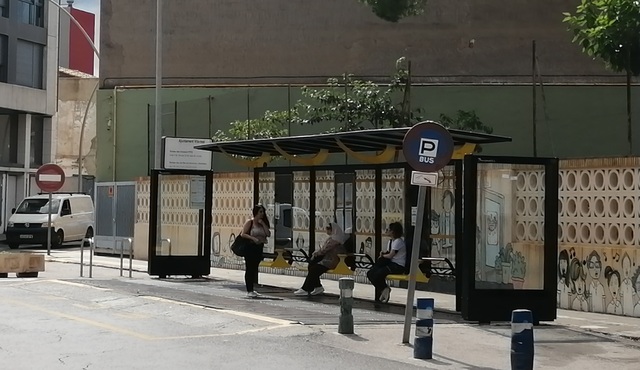 Nuevas marquesinas del bus Groguet