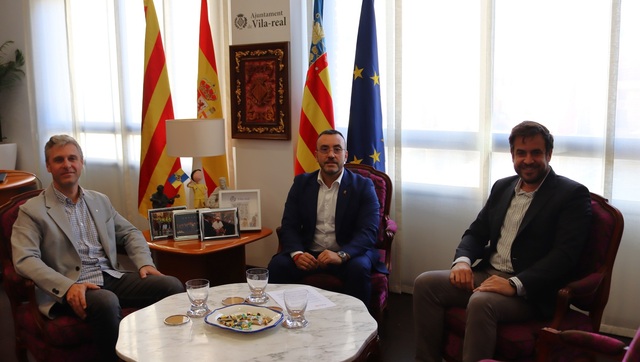 L'alcalde rep Fernando Pla, president del Rotary Club Vila-real