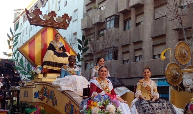 Carroza de la corte de honor de Vila-real en el Pregn de Castelln