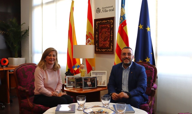 Reunin del alcalde, Jos Benlloch, con la directora de Cevisama, Carmen lvarez