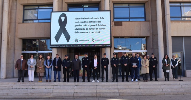 Minuto de silencio en homenaje a los dos guardias civiles muertos en Barbate