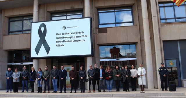 Minut de silenci per l'incendi de Valncia_3