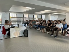 Conferencia de la Escuela de Igualdad a cargo de la escritora y activista feminista Amelia Tiganus_1