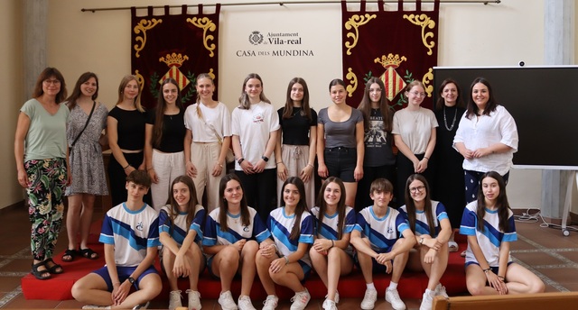 Recepcin de las estudiantes de Alemania de intercambio con el colegio Consolacin_2