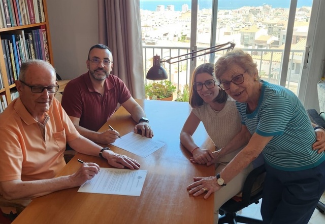 Tercera donacin de dibujos y publicaciones de Quique 