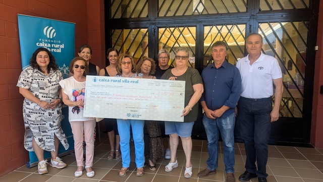 Entrega del xec de la Trobada d'elaboraci d'allioli