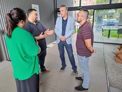 L'alcalde visita la BUC, habilitada per a acollir els exmens de setembre de la UNED