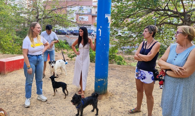 Campanya per a evitar la brutcia de les mascotes en la via pblica