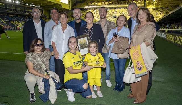 Reconeixement a la nadadora adaptada Sonia Maas