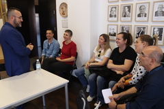 L'alcalde, Jos Benlloch, amb les treballadores de la residncia 'Verge de Grcia'