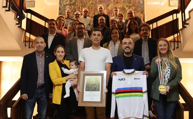 Recepci al ciclista Sebastin Mora pel seu segon campionat del mn