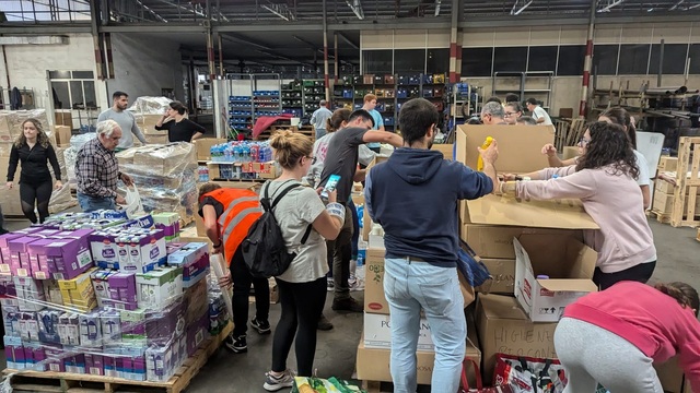 Recollida de material en la Cooperativa per a ajudar als municipis afectats per la DANA