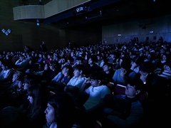 Representaci del recital 'Estells, la nostra veu' per als alumnes de batxillerat_1