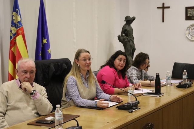 La vicealcaldessa Fajardo i la regidora Miriam Caravaca es reuneixen amb el Consell de Participaci Ciutadana per a explicar la taxa de residus
