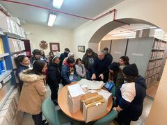Els i les estudiants del Centre de Formaci de Persones Adultes 'Antiga Panderola' visiten les dependncies municipals
