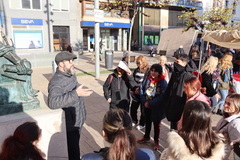 Els i les estudiants del Centre de Formaci de Persones Adultes 'Antiga Panderola' visiten les dependncies municipals_1