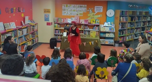 Actividad de animacin lectora en la biblioteca infantil