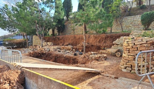 Obras de reparacin de la canalizacin de agua potable en el puente de la Gallega_1