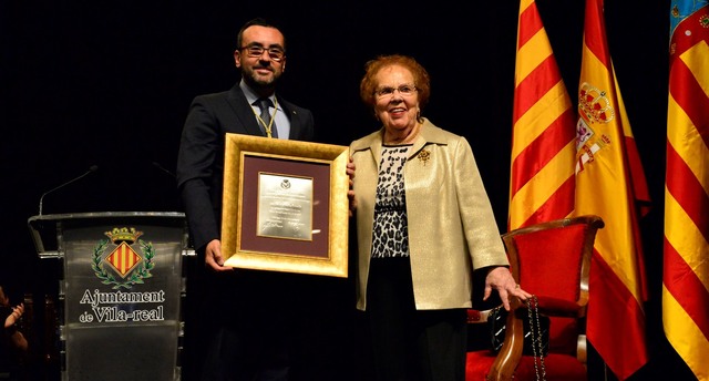 Lliurament del ttol de Filla Predilecta a Dolores Corts, en 2017