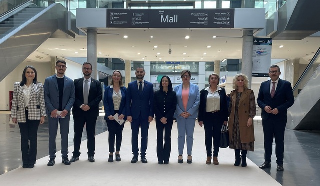 Visita de Maria Fajardo i Diego Vila a la inauguraci de Cevisama 2025