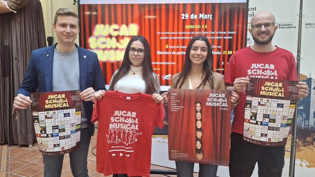 El edil de Juventud con los representantes de JuCar.