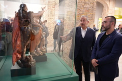 Se trata de una exposicin de arte religioso medieval de los siglos XII a XVI, gracias a la cesin de una coleccin particular.