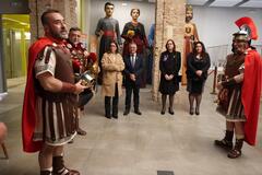 Presentacin de los nuevos uniformes de la Guardia Romana de la Cofrada de la Sang_1